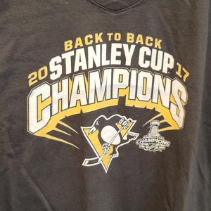 EUC  Women's V neck Pittsburgh Penguins Champions Tee  3X